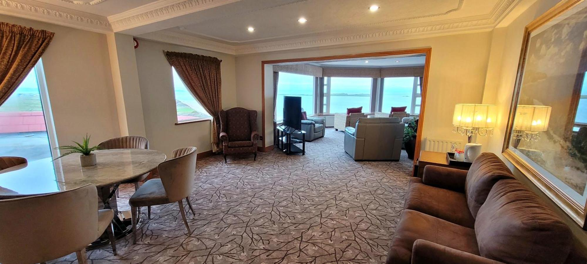 Royal Court Hotel 포트러시 외부 사진